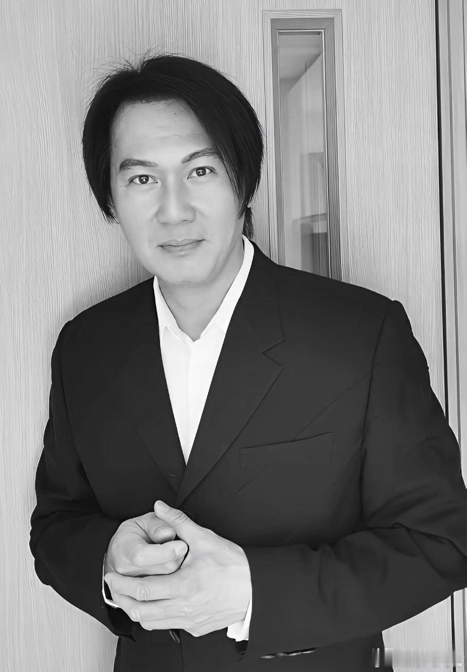 10月，三位港星相继离世。甄志强于10月21日去世。许绍雄于10月28日去世。冯