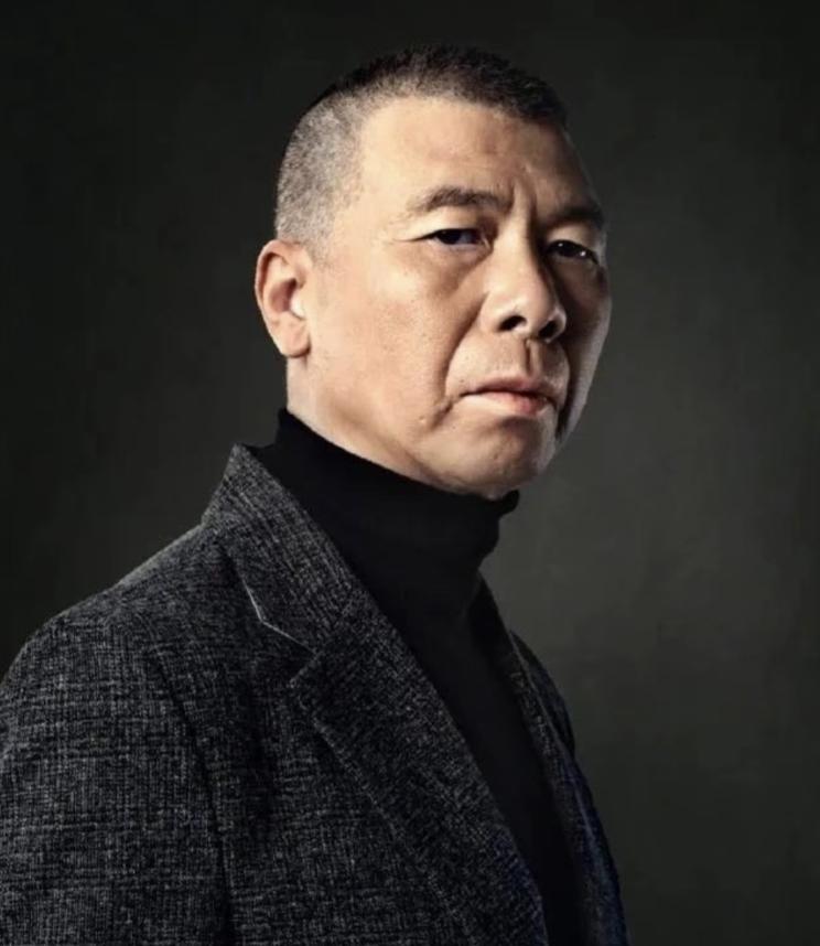 冯小刚的前妻张娣，是个了不起的女人，二人离婚的时候，张娣什么财产都没有要，直接签