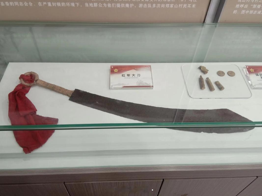 中国女孩拍摄靖国神社内部老一辈儿的鬼灭之刃！