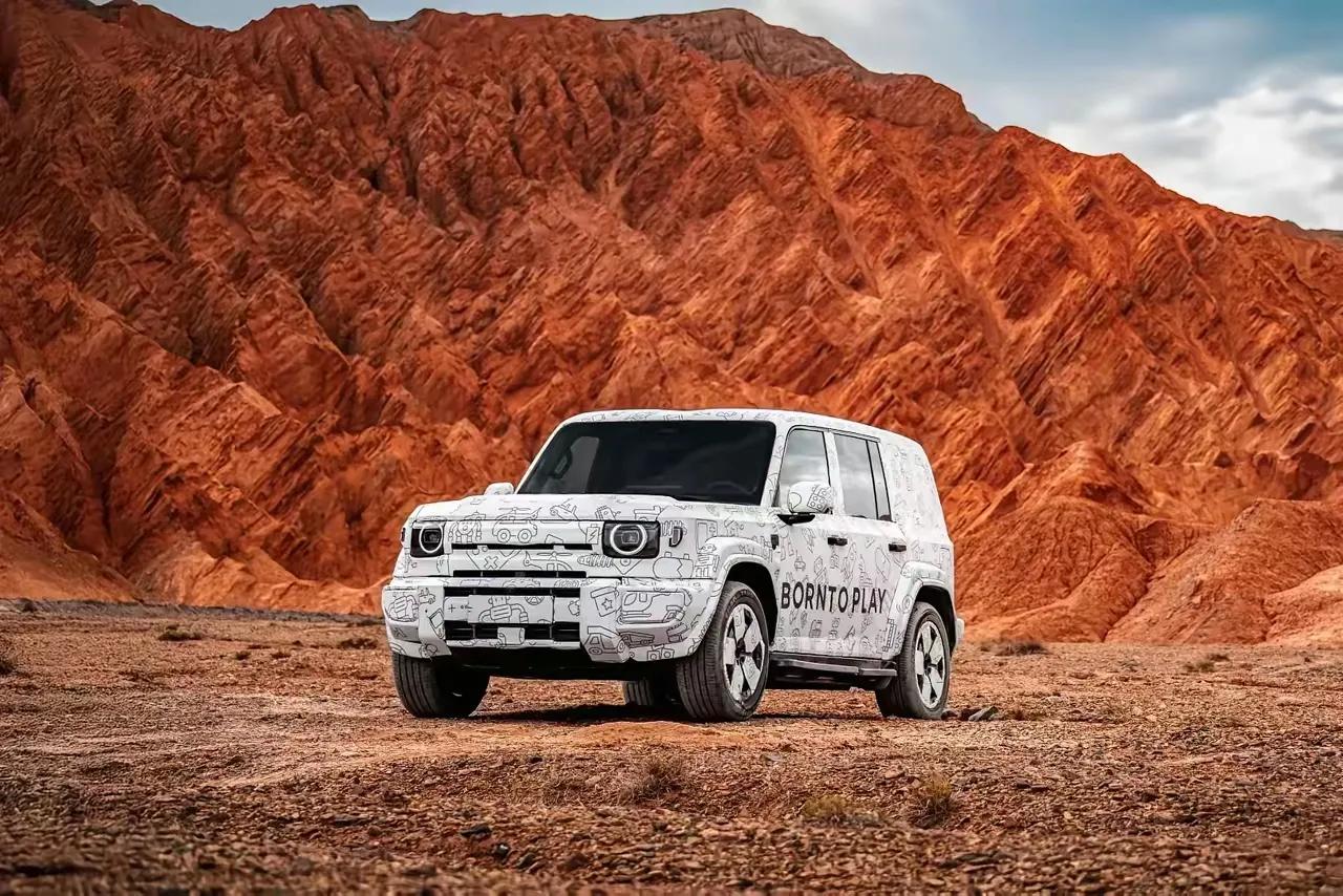 奇瑞iCARV27要首秀了，这事儿有点意思。这新车定位B+级SUV，尺寸接近奔