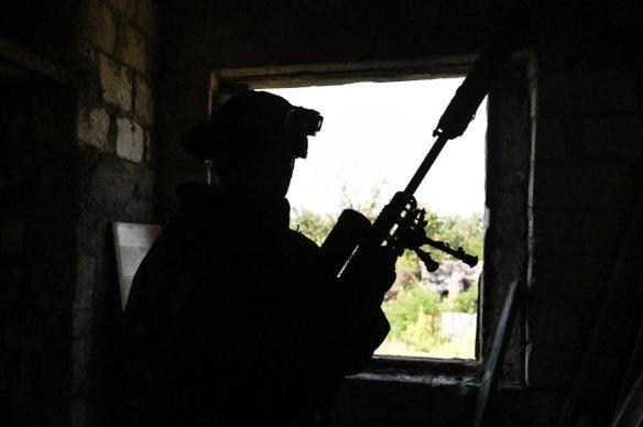 俄罗斯联邦武装部队“巴拜”狙击手一一摧毁了乌克兰武装部队的七名机枪手一个呼号
