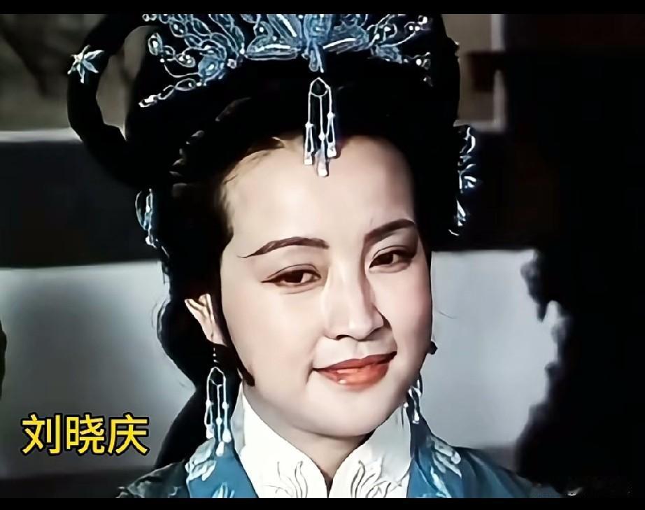 当邓婕遇上刘晓庆两版王熙凤你更喜欢哪个？