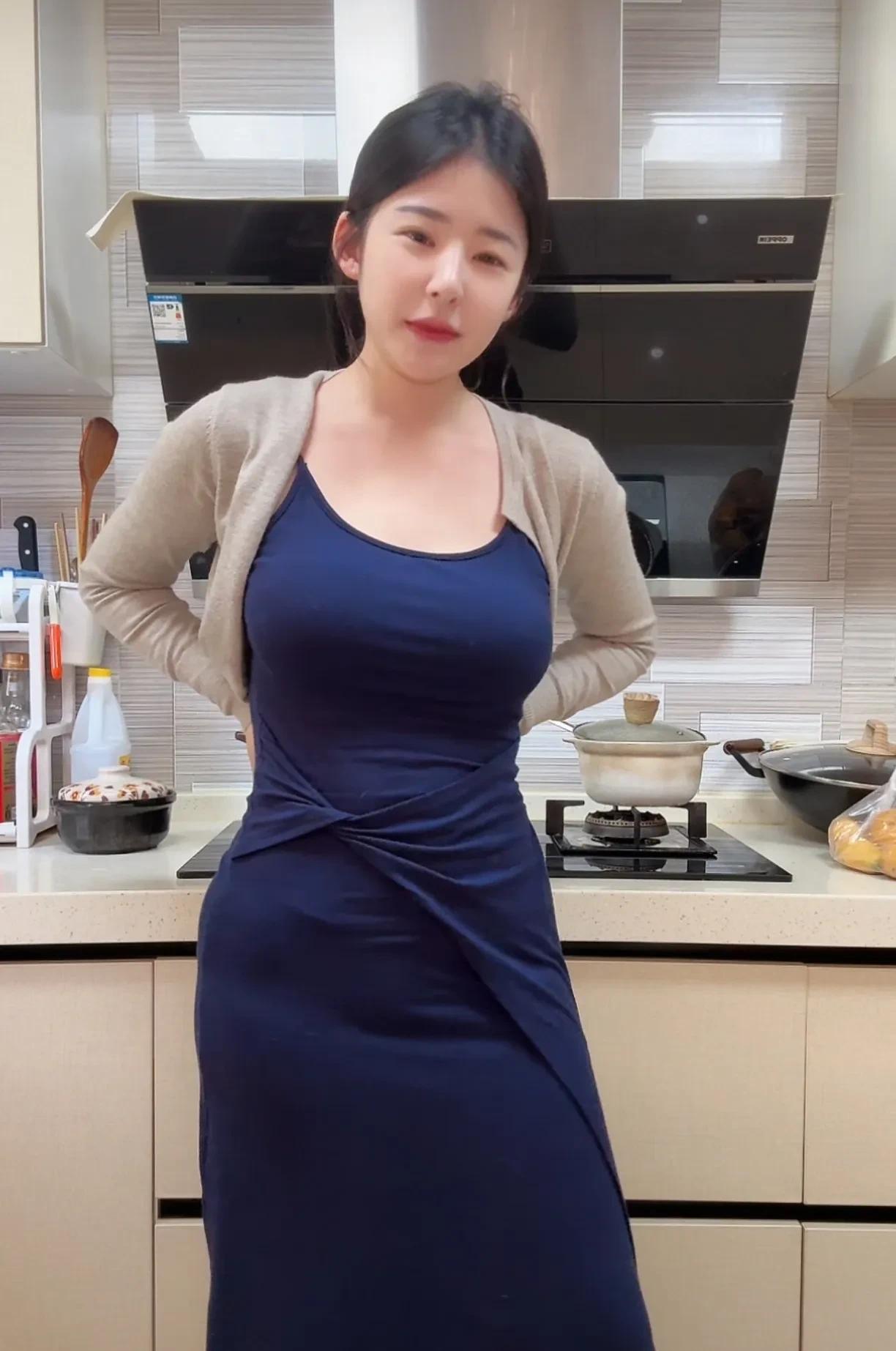 虽然一直没有得到证实，黄一鸣到底有没有和王思聪有过交集，但是她真的比王思聪那些女