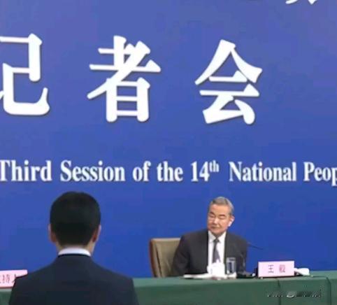 果然不出所料:中日两国都没有任何领导人突然宣布了要动武，但相关讨论在升温。