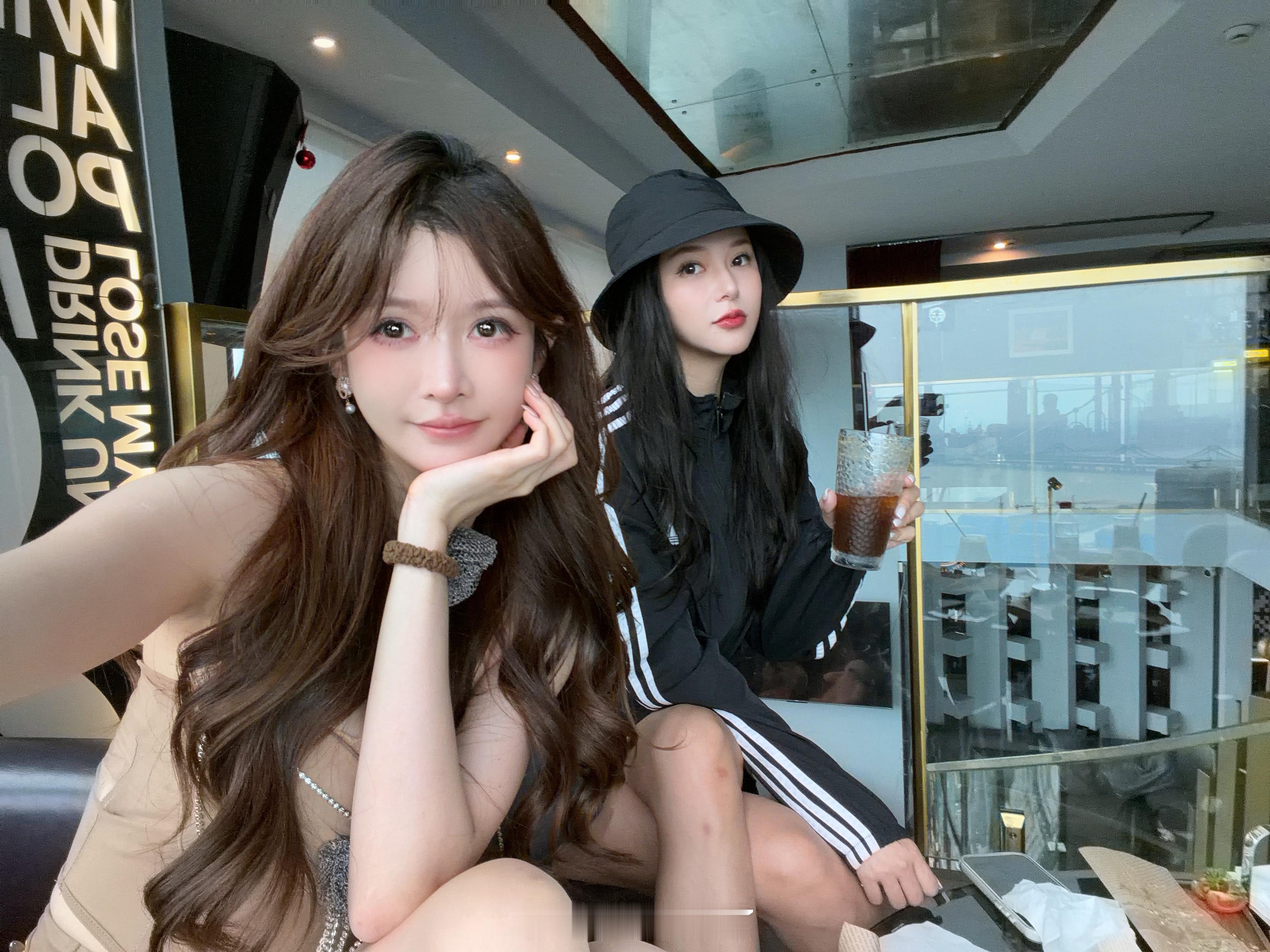 老太太聚会～王羽杉来了热门美女御姐今日份自拍今天穿什么美女穿搭美女人像手