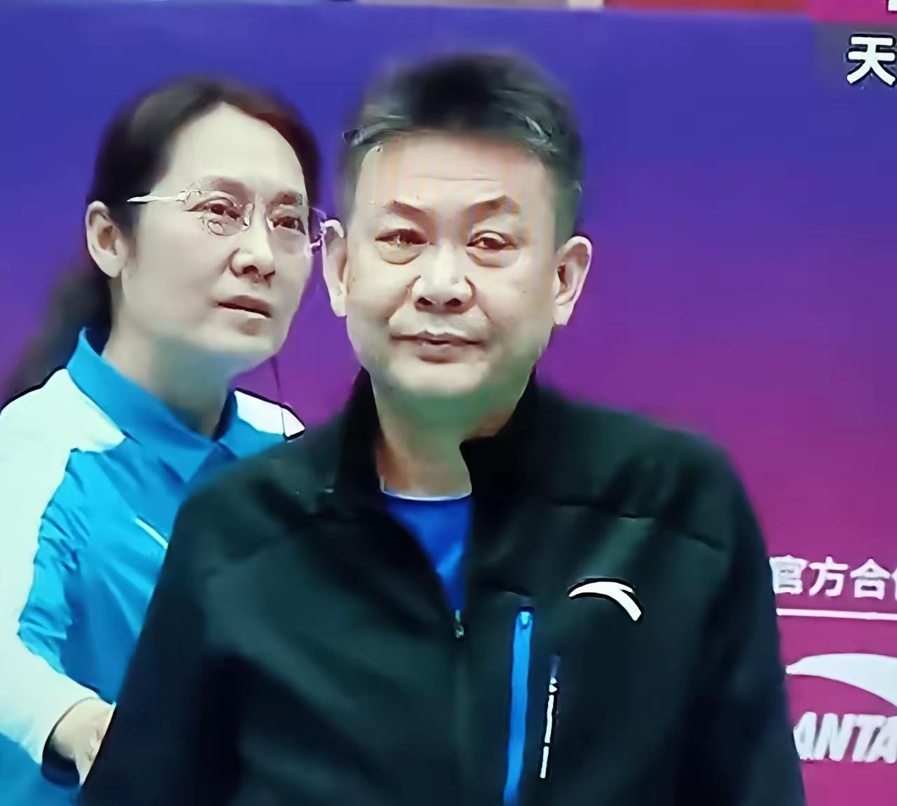 上海女排以3比2艰难的战胜了北京女排，获得了联赛第六轮比赛的胜利，但是我们突然间