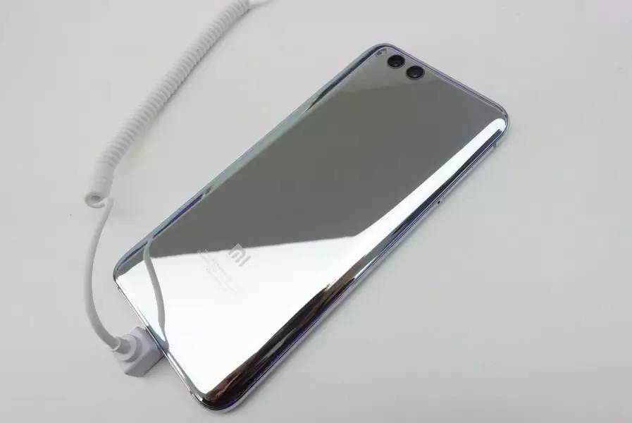 小米6银色_夏朗车银 色和黑色_银虎
