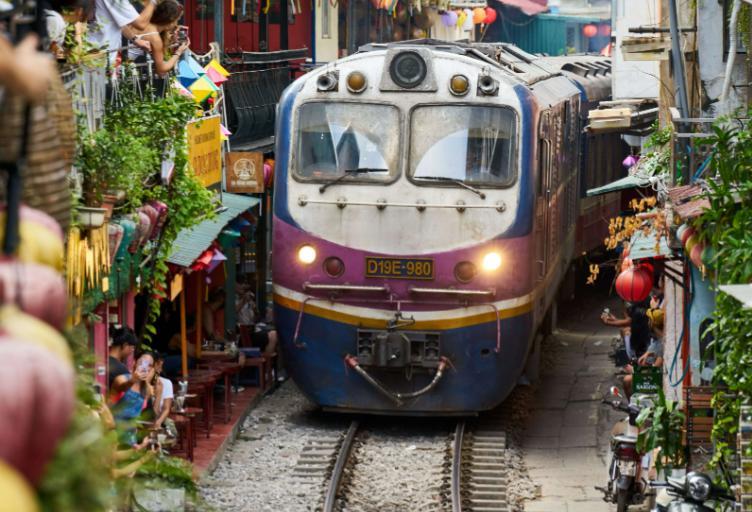 越南高铁梦破灭：拒绝中国方案自立门户，却被美日德“放鸽子”，670亿美元大项目烂