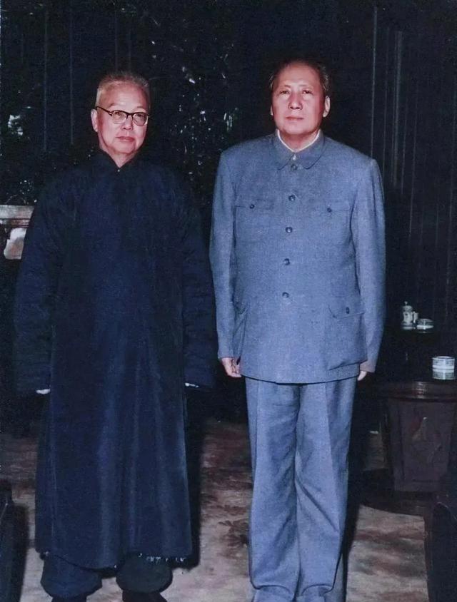 1953年，毛主席和表兄王季范，说实话，这位表哥比伟人还有范儿。喜欢毛主席的人，