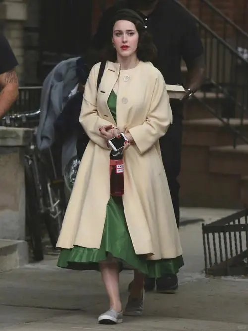 好莱坞女星被撞身亡😭真的不敢相信！好莱坞女星温妮・奥尔顿・戴维斯居然在曼哈顿街