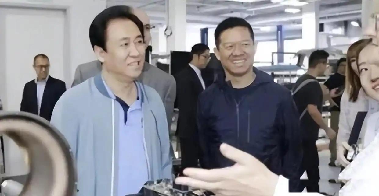 许家印的忽悠能力特别强，马云、张近东、刘銮雄、王文银等大佬，都上过他的当。但说到