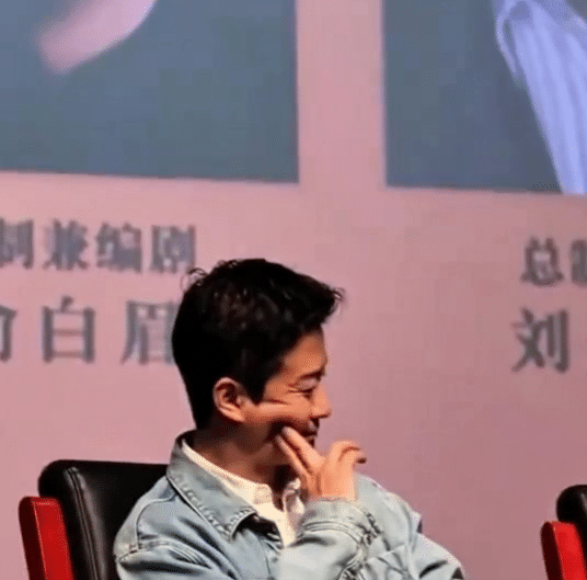 吴京的脸，这是不是水肿啊，要注意健康呐