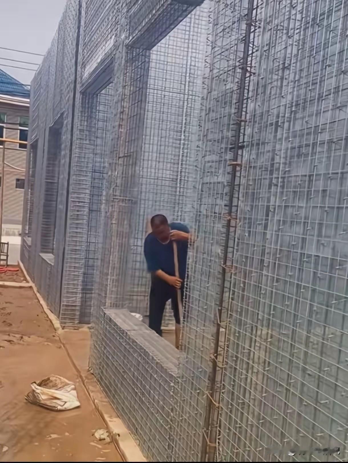 有没有懂建筑的朋友，他这房子用的是什么材料啊？