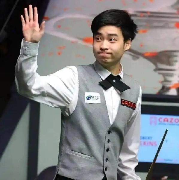 斯佳辉还是很招人稀罕的，不仅因为有儒雅的气质，还有幸运女神的眷顾。