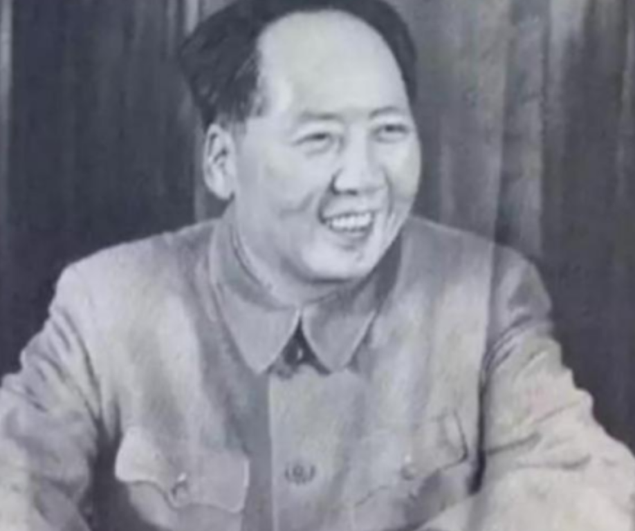 1956年，毛主席接见徐州地委书记时，忽然问他：“四”下面加个“南”是什么字？地