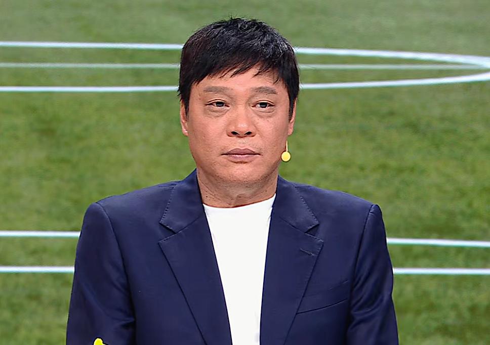 梅西连中3球，范志毅急了：快点换下去，不能再待在场上了……还差一周满3