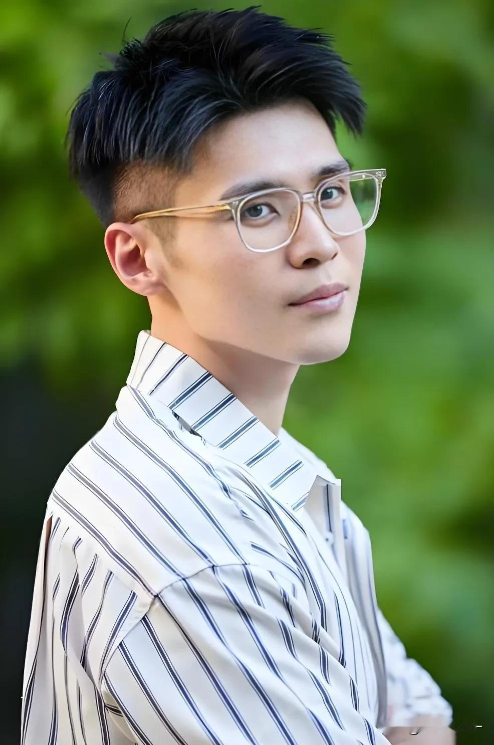 电视剧《以法之名》，洪亮成功躲避了熊磊的追杀，可有一点我没想明白，那就是