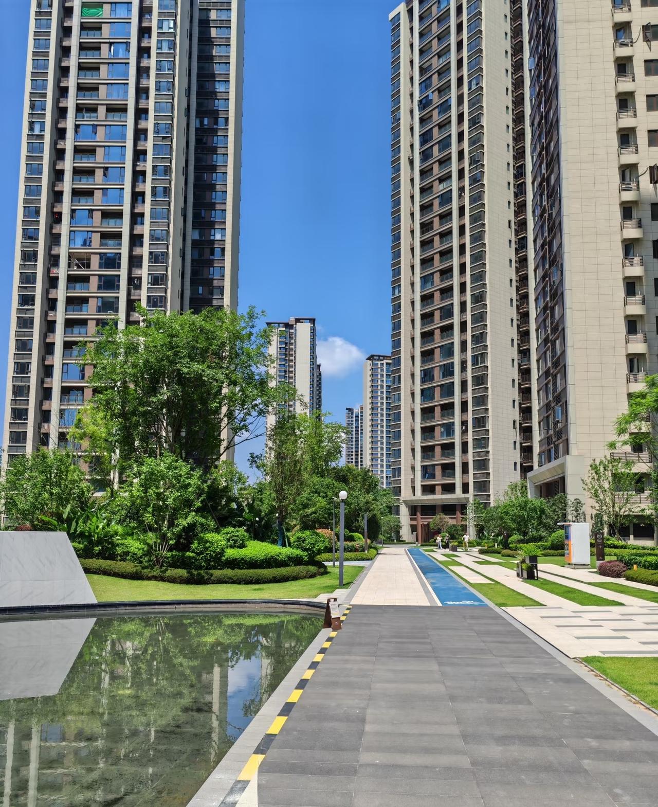 45岁孙老师跟老公吵架，孙老师的老公做生意赚了70万，想要换台车，孙老师没