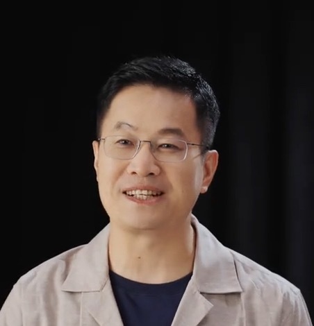 卢总右边的眉毛咋回事​​​