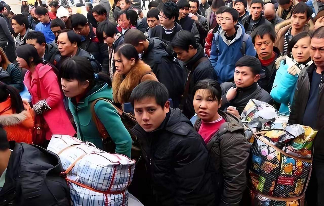 “防止农民工大规模性返乡，滞乡”？这新闻直接看懵！为啥突然冒出新名词？一边
