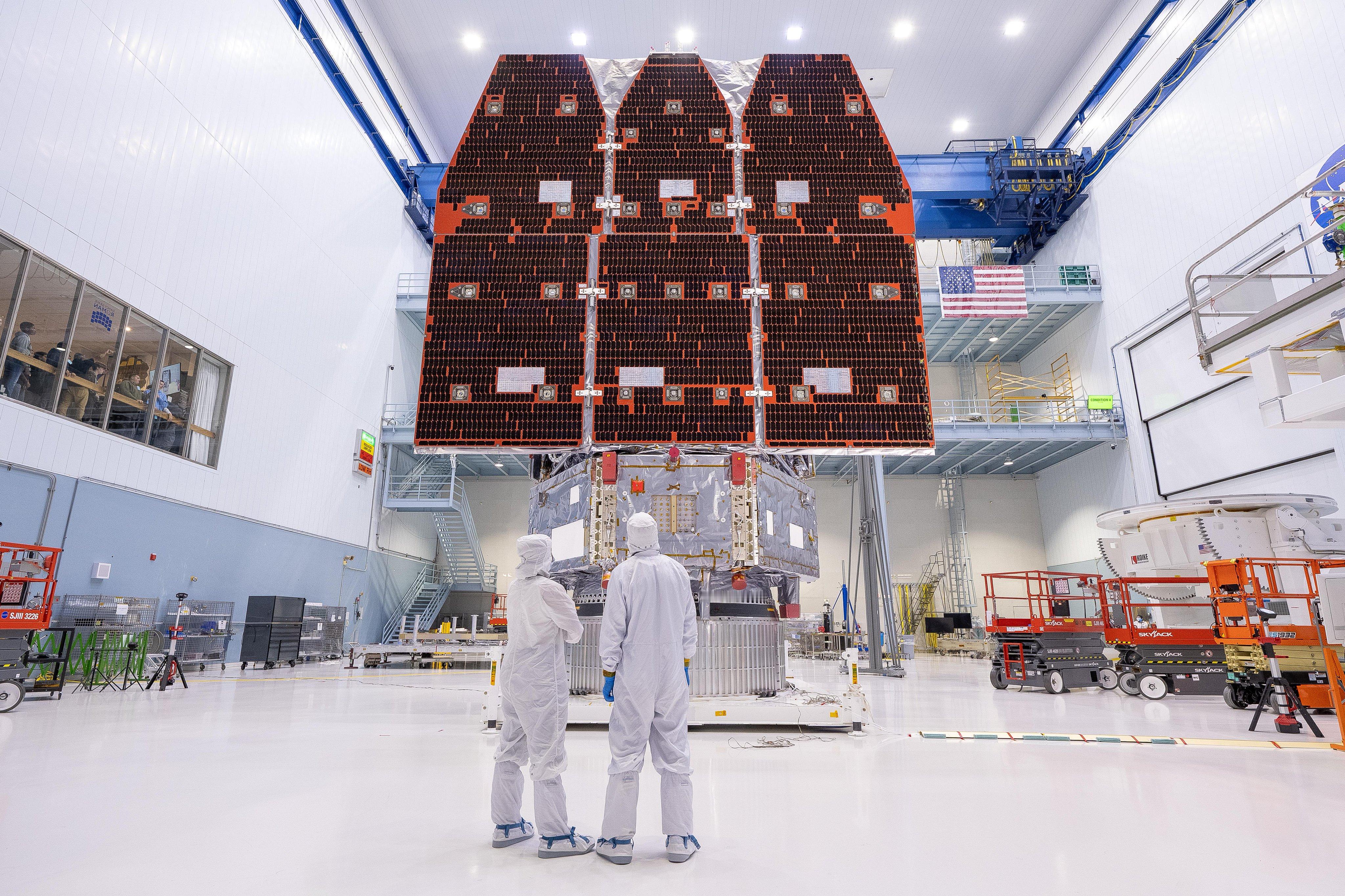【NASA“罗曼”空间望远镜完成合罩将于8月30日发射升空开启暗宇宙巡天】2