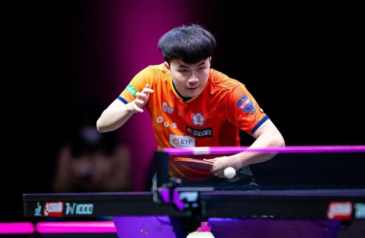 林昀儒也算抓住机会支棱起来了，一路过关斩将男单半决赛4:3战胜张本智和，这是一场