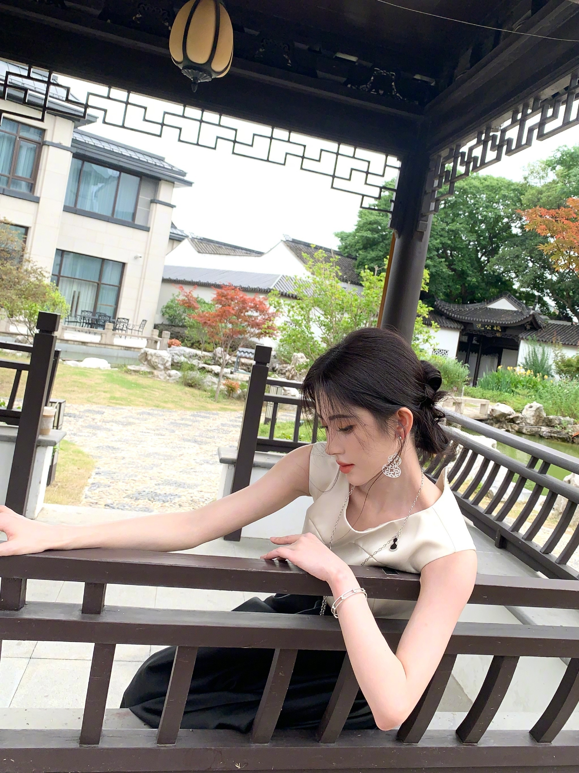 鞠婧祎，夏日的多巴胺穿搭​​​