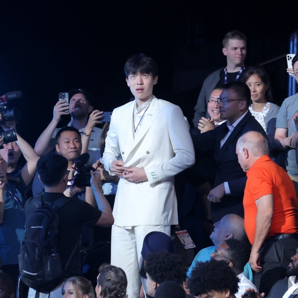 突发！艾顿买断后续：1.前状元艾顿正式进入自由市场，寻求新挑战2.开拓者彻底