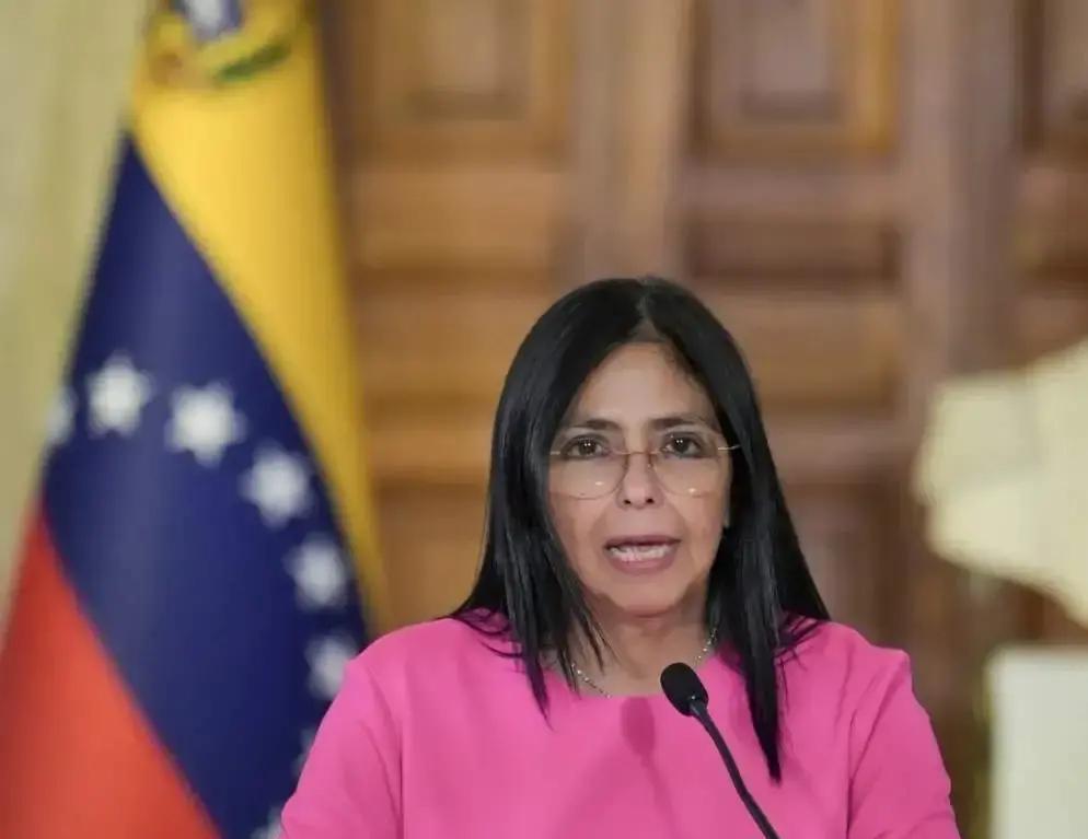 马杜罗这对夫妻，最近又被很多人提起。在委内瑞拉局势还算紧张的情况下，代总统