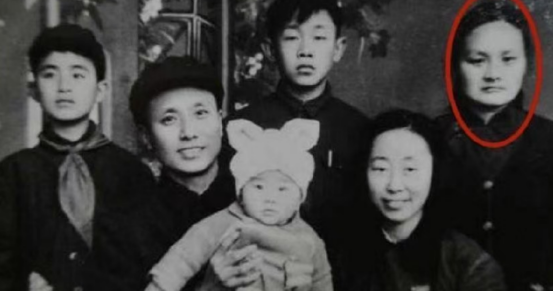 1998年，79岁的保姆刚洗完碗，从小看大的主家大儿子忽然开口：“您年纪大了，我