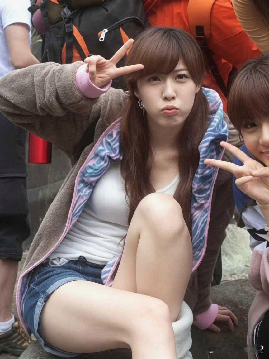 刚拍完爱情公寓，那时候他们都好年轻啊！美嘉最好看！