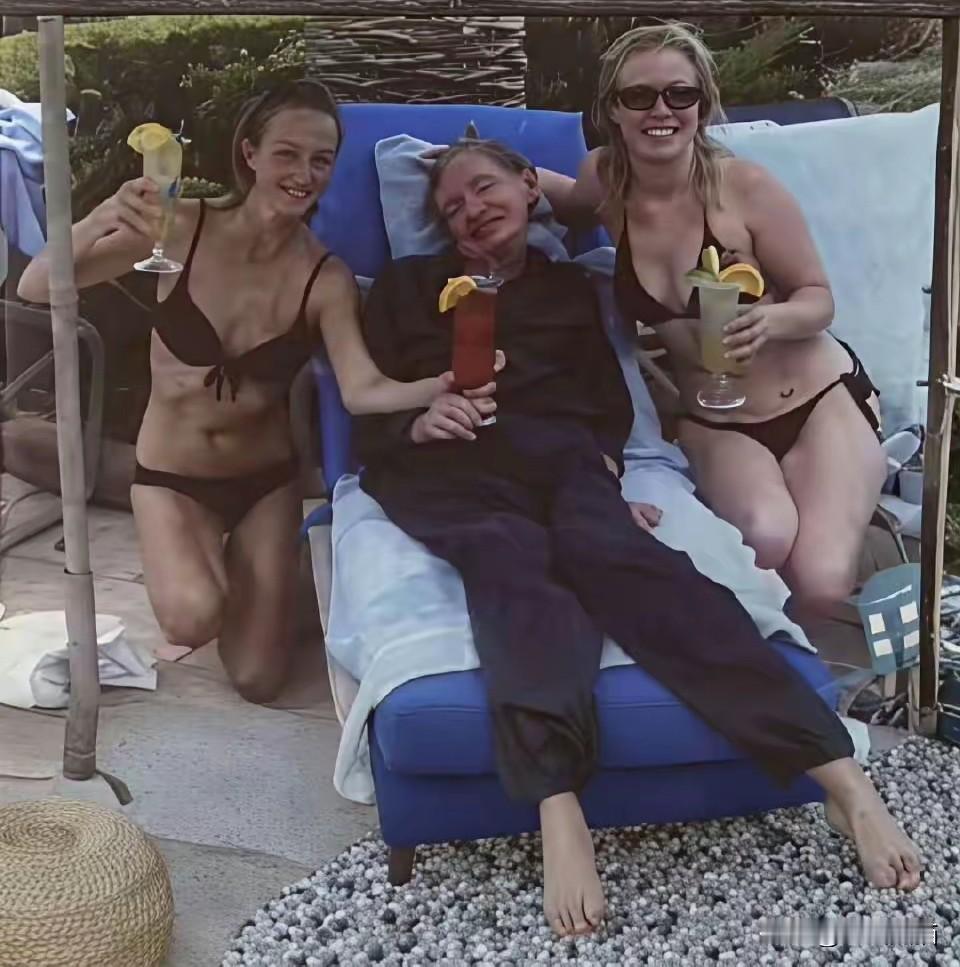 爱泼斯坦这事当中，唯一和别人不同的就是霍金。对于其他的都是政商人物，包括美国的