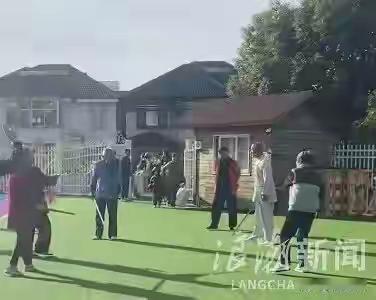 11月3日，有网友爆料称，自己早上8点多送孩子前往江苏扬州邗江区保集半岛幼儿园时