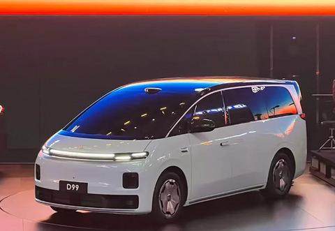 🔥零跑十周年发布会放大招，首款旗舰MPVD99正式亮相！这台车从曝光就期待