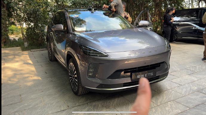 我在上海、杭州两个城市,体验过地平线两个不同版本的城区辅助驾驶(Demo版本和单