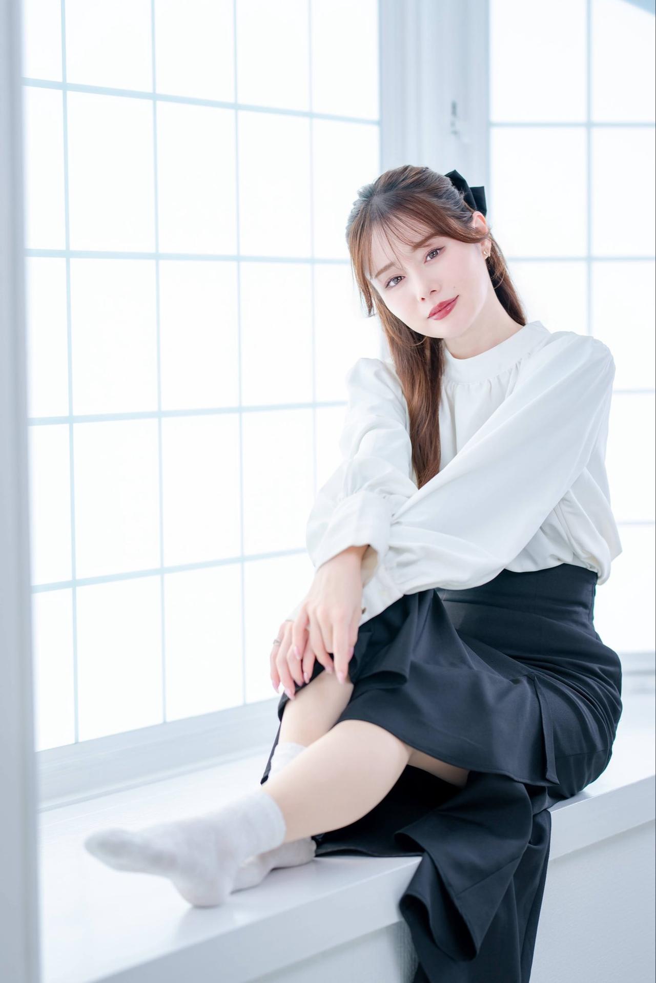 温柔少女风，黑白穿搭，清新自然