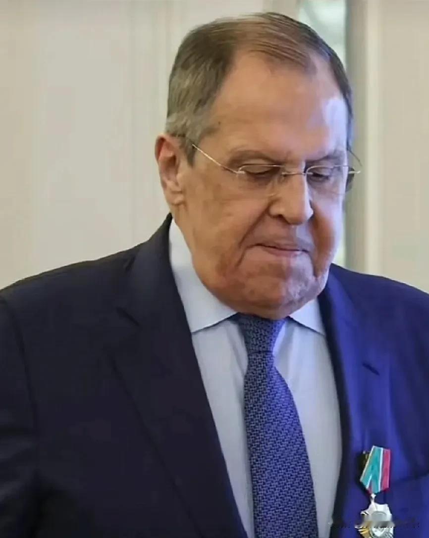 这下好了，不止俄罗斯知道了！所有人都知道了！斯莫连科夫这名字，以后怕是要