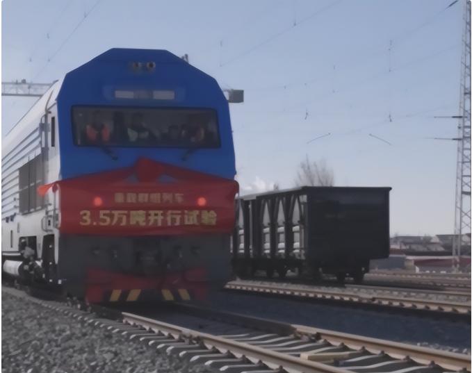 中国又创造一个世界第一！相当500辆坦克冲锋，打碎西方工业底牌。3.5万吨，是个