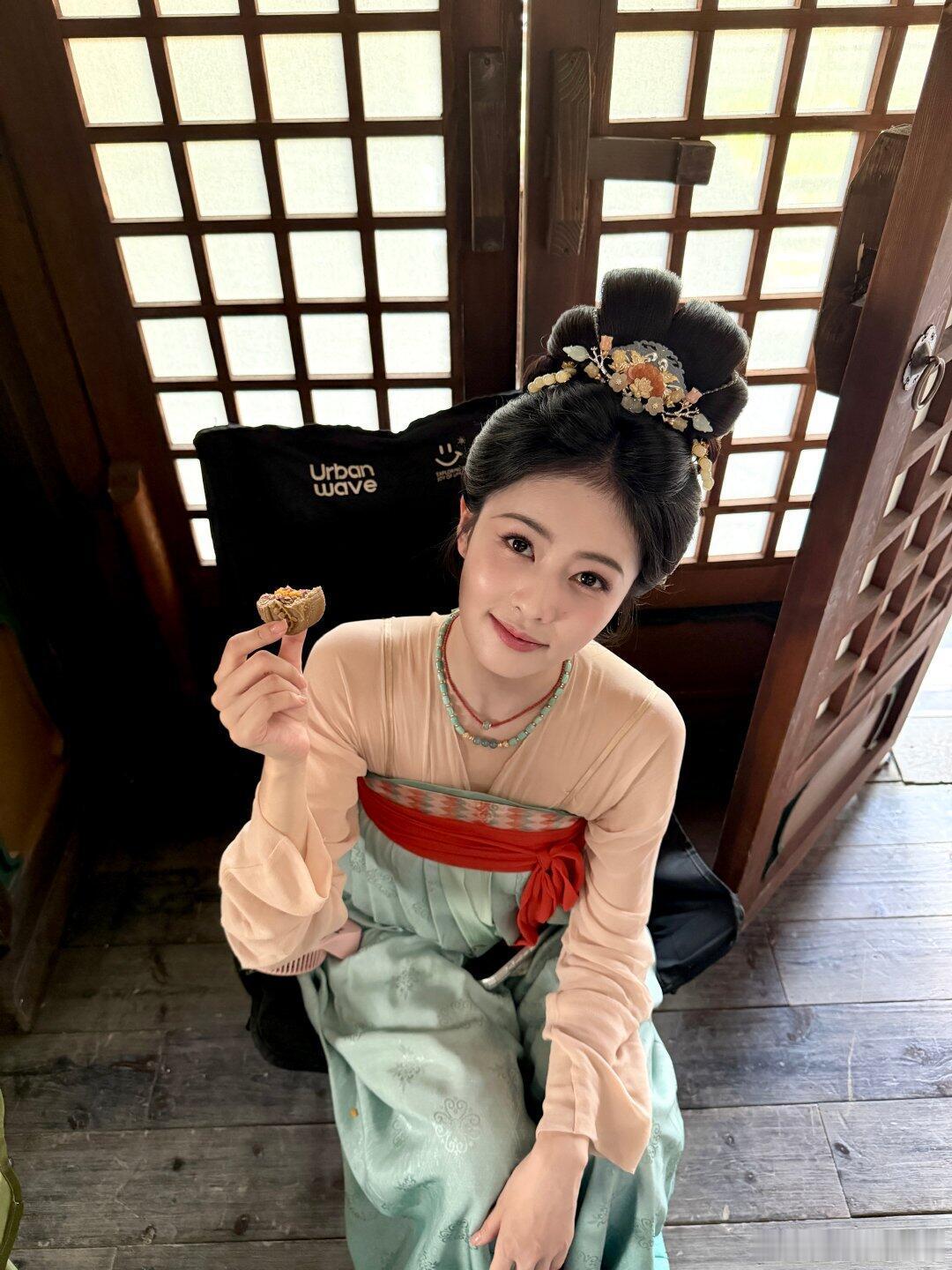 白鹿拒绝容貌焦虑白鹿真的好真实，有黑眼圈痘痘又怎么样，每个人都会有，不搞这些容
