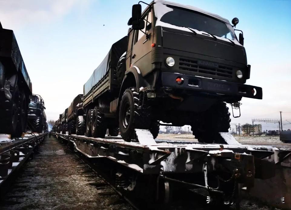 【卢卡申科重温“榛树”导弹实战测试】白俄罗斯总统卢卡申科12月31日对