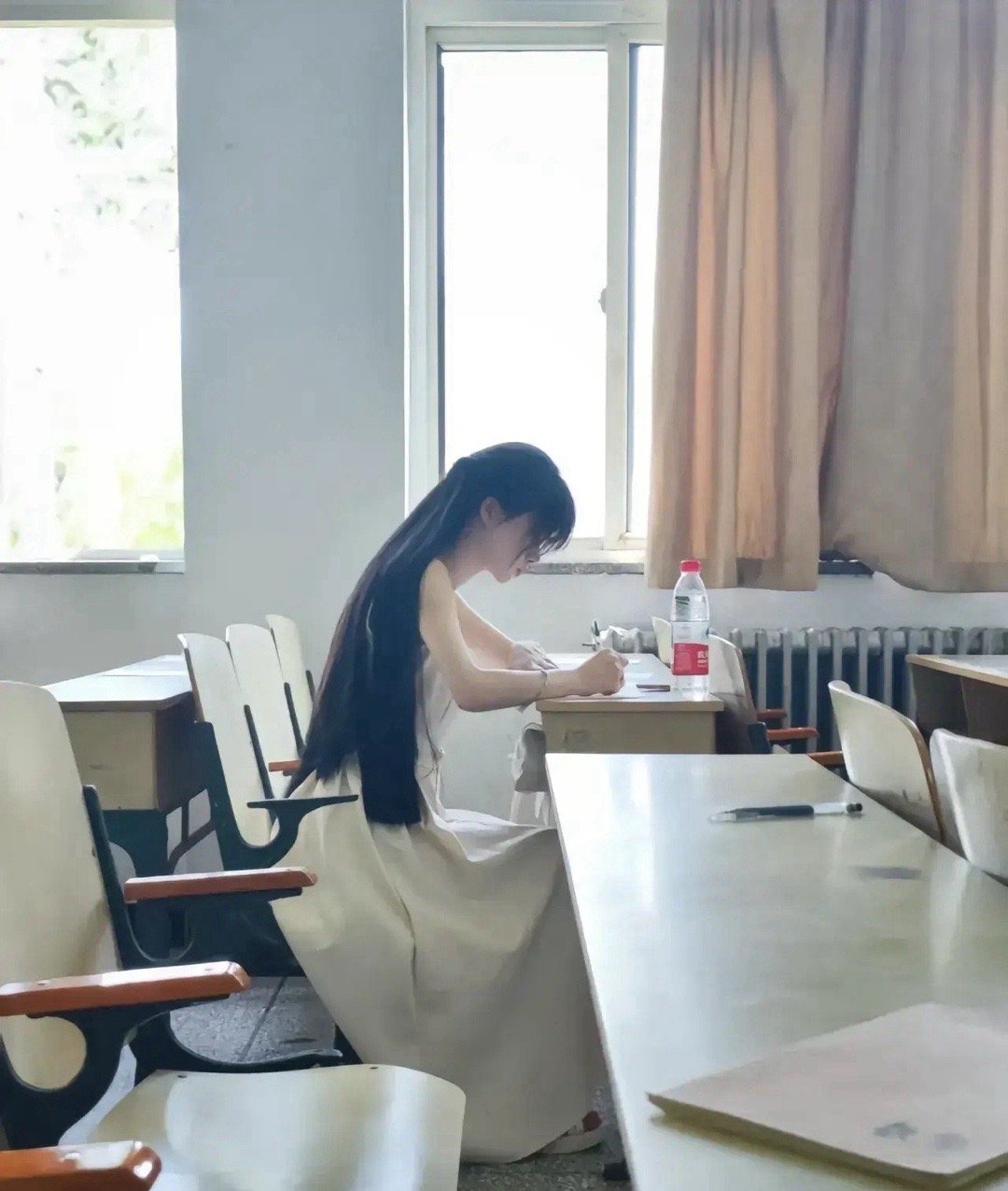8.21财经新闻早班车1.李强：加大高质量科技供给和政策支持，着力推动生物医药产