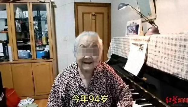 上海，一女子回国探望94岁公婆，谁知，保姆扭扭捏捏不让她进门，女子觉得奇怪，之后