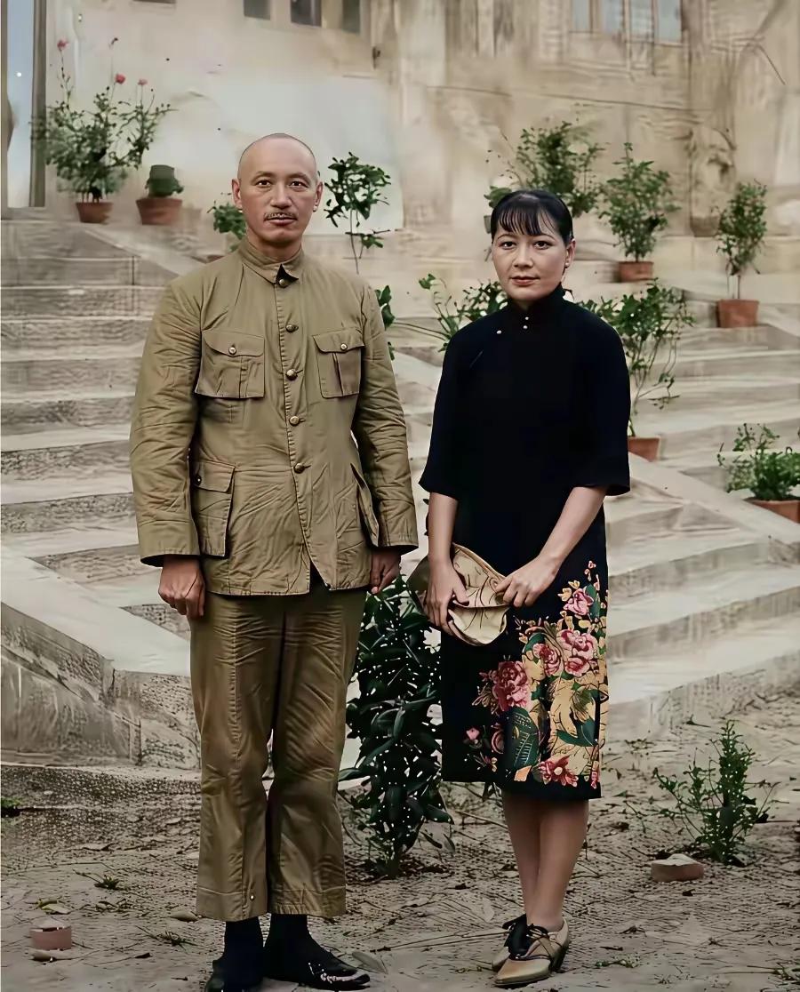 这是宋美龄的真实样貌，但是看了《四渡》里的宋美龄却美得不像话，甚是费解！