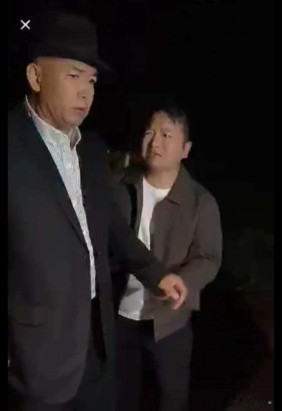 小故事！王美丽和一航的视频越来越离谱了。大家都跟着一航找妈妈，可是