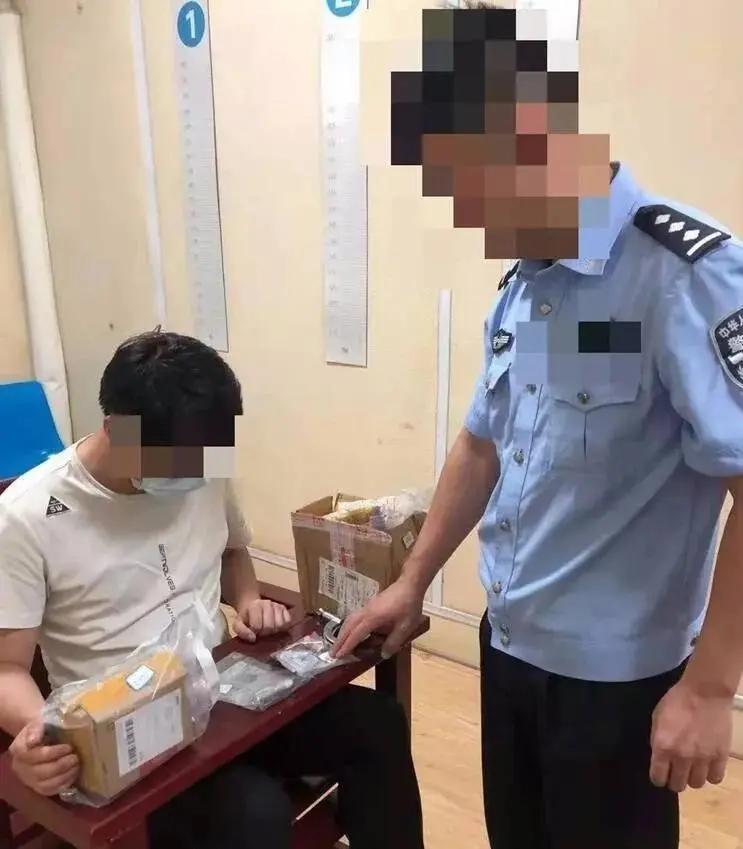 血亏！1.6万把自己送进监狱，21岁大学生的坑千万别踩！谁能想到，一趟跑腿