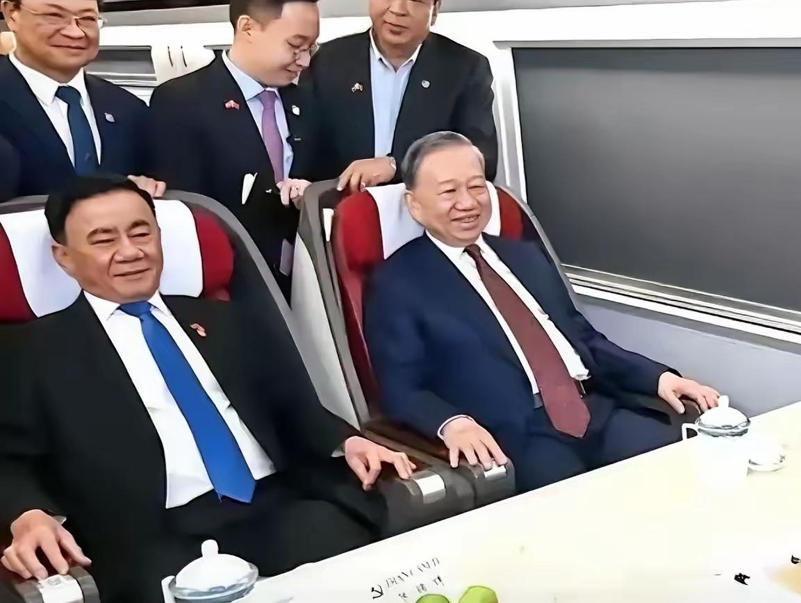 霸气的脚步让我们中国给走出来了！最近的访华潮很奇怪，都要去我国南方：不管是欧美