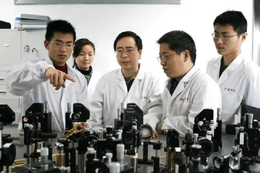 超越谷歌，中国在量子纠错领域取得重大突破！12月26日，香港《南华早报》报道