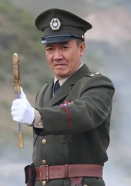 电视剧（红日）中的主角张灵甫，有李幼斌饰演那是非常不符合历史事实的。张灵甫是有