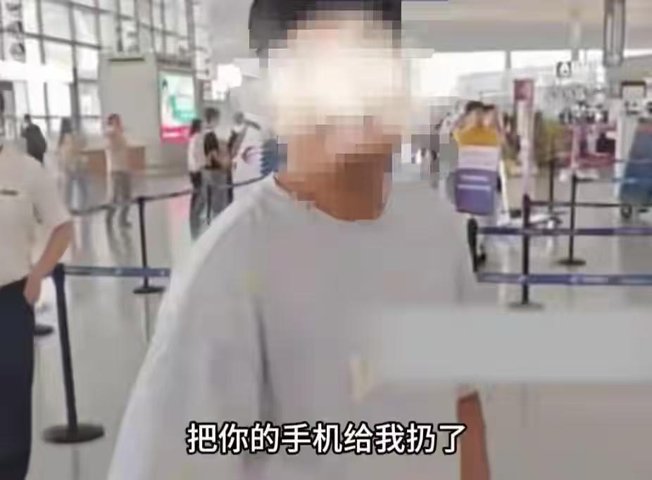 我都哭了你还要怎样？男子阻止排队遭扇耳光，哪知道人家报警了，警方到场判赔350