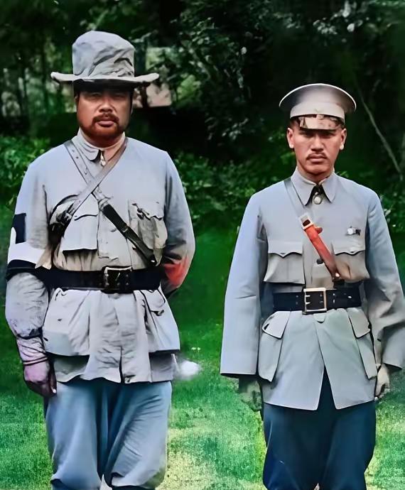 1927年6月20日，冯玉祥与蒋介石于徐州首次会晤。冯玉祥对蒋的言谈风采极为倾倒